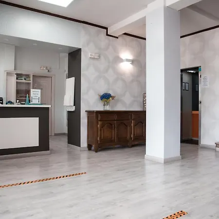 Olmos Ξενοδοχείο 2*