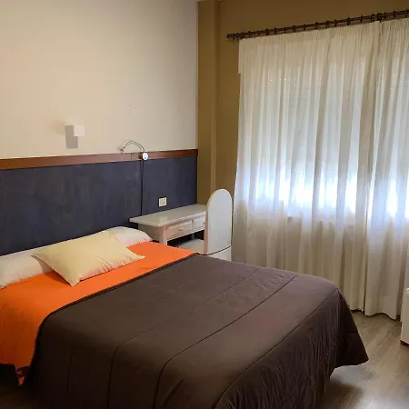 Hotel Olmos 2*
