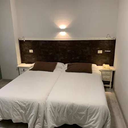 Olmos Hotel 2*