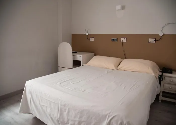 奥尔莫斯酒店 酒店 卢戈