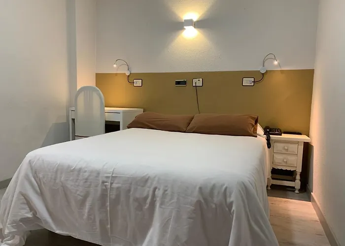 奥尔莫斯酒店 2* 卢戈