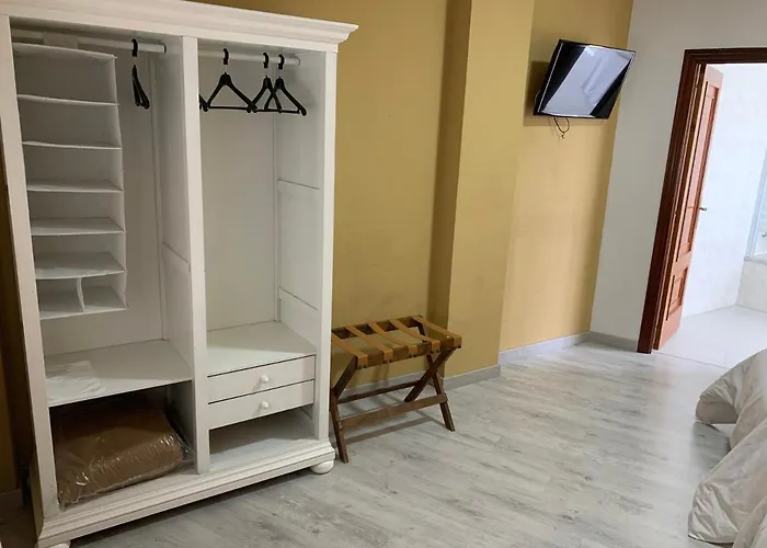 奥尔莫斯酒店 2* 卢戈