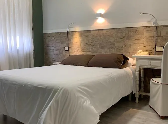 奥尔莫斯酒店 2*