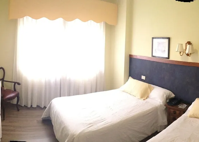 奥尔莫斯酒店 2*